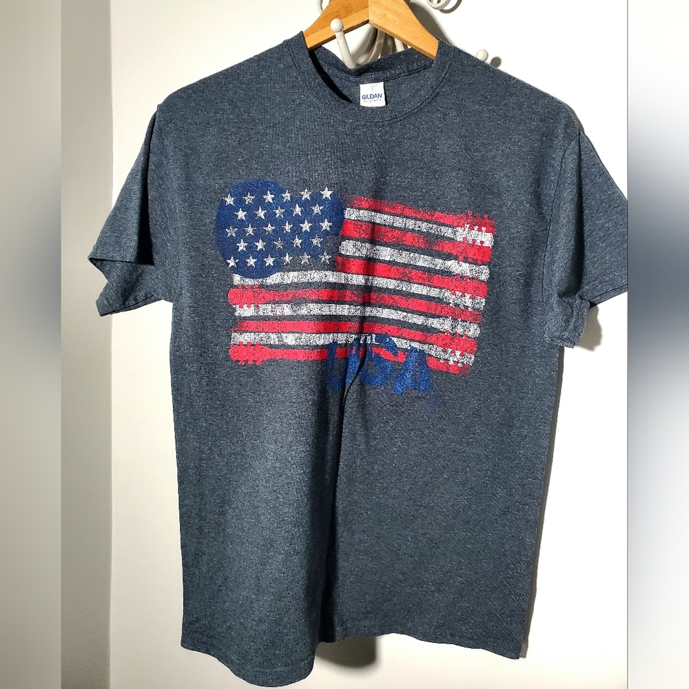 Set Of 2 Americana Short Sleeve Gildan Men's Red And Gray Graphic T-Shirt Size M